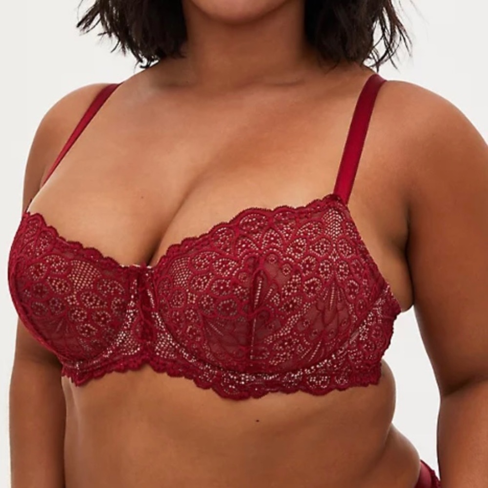 Torrid Women’s Dark Red Unlined Lace Balconette Bra Size 42C